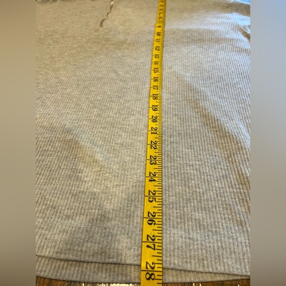 🩶 Ribbed Zip Collar Sweater – H&M – Size XL - Picture 5 of 9